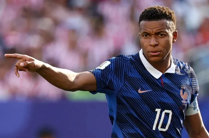 cau thu mbappe sinh nam bao nhieu