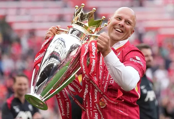 Arne Slot bị sa thải: Giải mã bi kịch của Liverpool